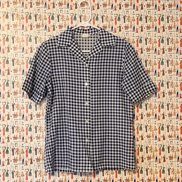 Vtg 70s button-down shirt 🖤 - Picture 2 of 5